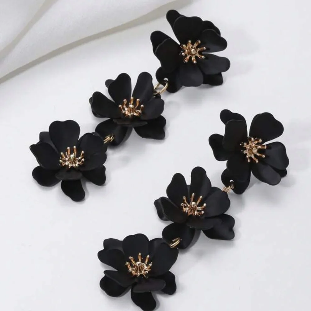 Black flower drop earrings pierced metal alloy gold - Picture 3 of 7